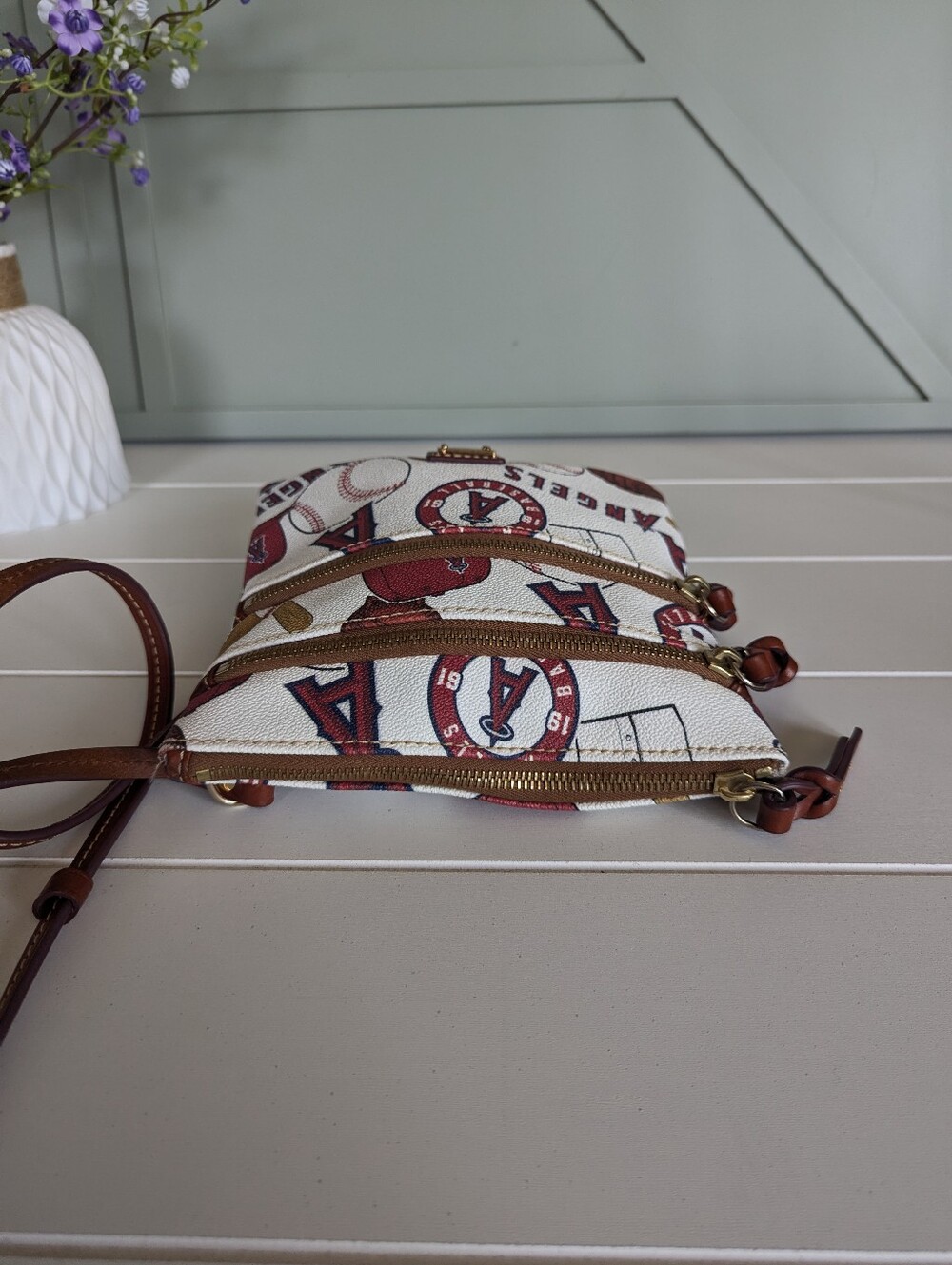 Dooney & Bourke Los Angeles Angels Crossbody Bag in White/Red - Picture 8 of 14